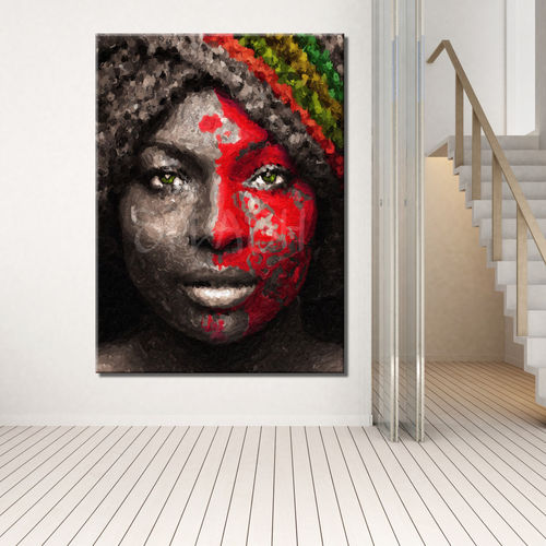 Figura de mujer africana en rojo